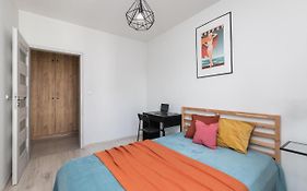 Superapart Sierakowskiego 4
